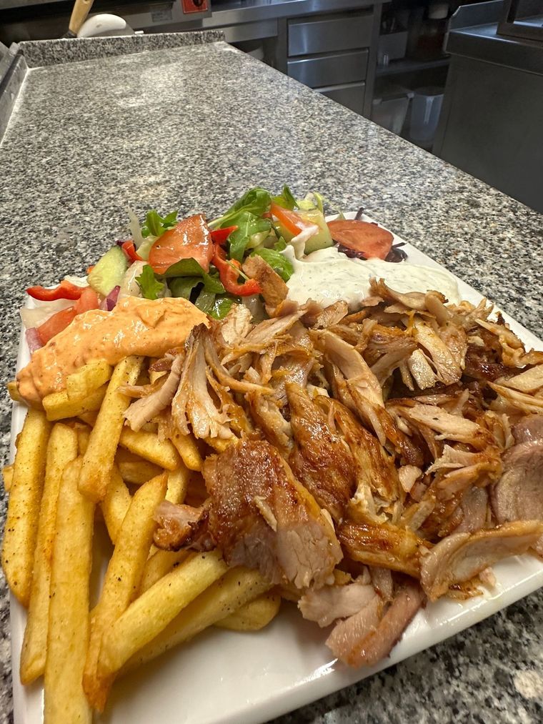 Frisch gegrillte Spezialitäten vom Mangal